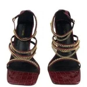 Fashion Nova women's wine heeled sandals size 9